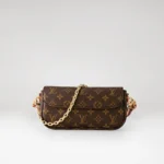 LOUIS VUITTON Wallet on Chain Ivy
