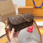 LOUIS VUITTON Wallet on Chain Ivy - Image 4