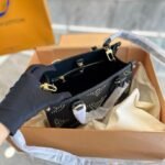 Louis Vuitton M46733 OnTheGo PM - Image 5