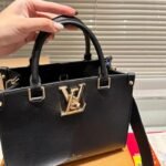 LOUIS VUITTON OLock & Go BLACK - Image 3