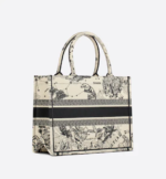 MEDIUM DIOR BOOK TOTE Latte Dior Zodiac Embroidery (36 x 27.5 x 16.5 cm) - Image 2