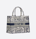 MEDIUM DIOR BOOK TOTE Blue Toile de Jouy Embroidery (36 x 27.5 x 16.5 cm)
