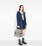 MEDIUM DIOR BOOK TOTE Blue Toile de Jouy Embroidery (36 x 27.5 x 16.5 cm) - Image 4