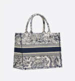 MEDIUM DIOR BOOK TOTE Blue Toile de Jouy Embroidery (36 x 27.5 x 16.5 cm) - Image 3
