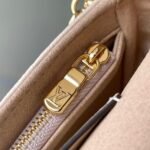 Louis Vuitton M82210 Wallet on Chain Ivy - Image 5