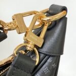 Louis Vuitton M22591 Loop - Image 7