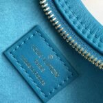 Louis Vuitton M22593 Loop - Image 6