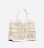 MEDIUM DIOR BOOK TOTE Dior Jardin d'Hiver Embroidery with Gold-Tone Metallic Thread (36 x 27.5 x 16.5 cm)