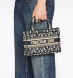 MINI DIOR BOOK TOTE Blue Dior Oblique Embroidery (22.5 x 15 x 6 cm) - Image 3