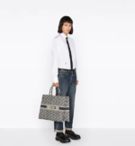 LARGE DIOR BOOK TOTE Blue Dior Oblique Embroidery (42 x 35 x 18.5 cm) - Image 4