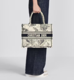 MEDIUM DIOR BOOK TOTE Latte Dior Zodiac Embroidery (36 x 27.5 x 16.5 cm) - Image 5