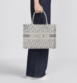 MEDIUM DIOR BOOK TOTE Gray Dior Oblique Embroidery (36 x 27.5 x 16.5 cm) - Image 4