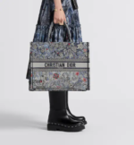 LARGE DIOR BOOK TOTE Denim Multicolor Dior Jardin Magique Embroidery (42 x 35 x 18.5 cm) - Image 5