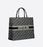 LARGE DIOR BOOK TOTE Blue Dior Oblique Embroidery (42 x 35 x 18.5 cm)