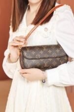 LOUIS VUITTON Wallet on Chain Ivy Monogram M81911 - Image 18