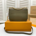 Louis Vuitton M57067 Lockme Chain PM - Image 6
