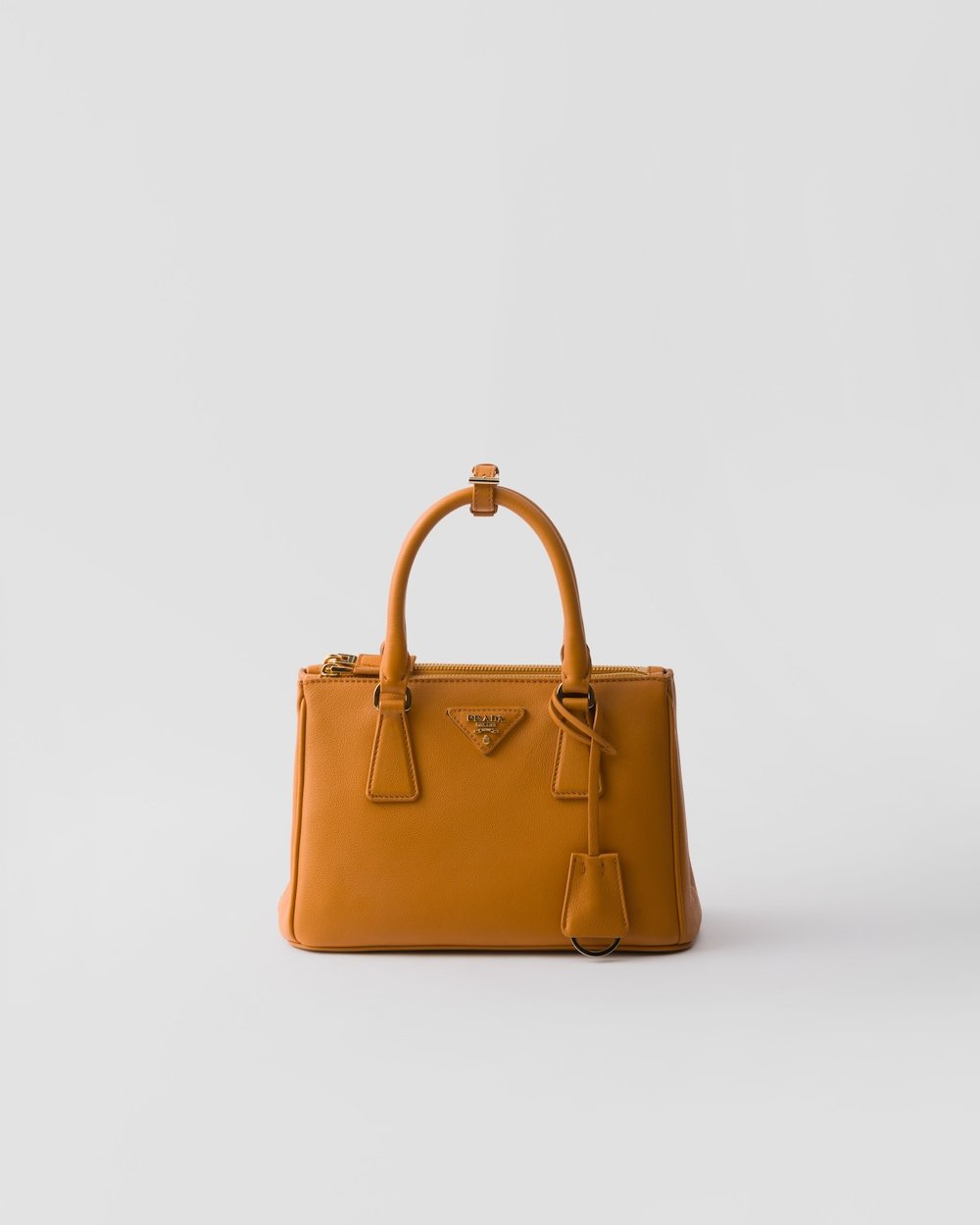 0aa6e64653034305afb09e45f03566b9.jpg Small Prada Galleria Leather Bag - Image 1