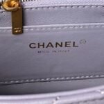 Chanel AS5011 Flap bag Shiny Lambskin Imitation Pearls & Gold-Tone Metal Light Purple - Image 5
