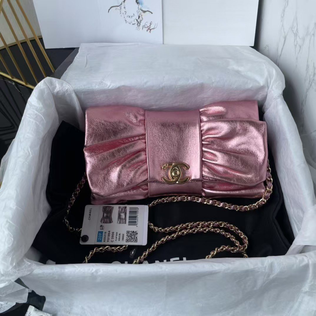 24052b98d5e546348633a8ed8ec33256.jpg Chanel 24B AS5129 Metallic Lambskin Butterfly Evening Bag Metallic Pink - Image 1