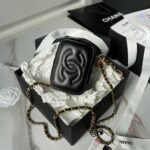 Chanel AP3941 Mini Vanity Case Lambskin Enamel & Gold-Tone Metal Black - Image 6