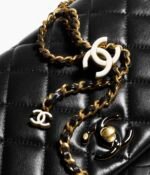 CHANEL SMALL FLAP BAG - Image 4