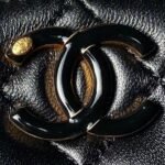 Chanel AP3941 Mini Vanity Case Lambskin Enamel & Gold-Tone Metal Black - Image 4