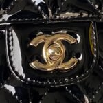 Chanel AS4648 Flap Bag Star Coin Purse Mirrored Calfskin Metallic Calfskin & Gold Metallic Black - Image 4