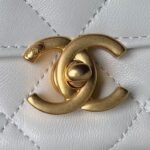 Chanel AS5011 Flap bag Shiny Lambskin Imitation Pearls & Gold-Tone Metal White - Image 4