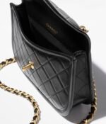 CHANEL MESSENGER BAG - Image 3