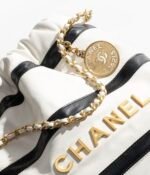 CHANEL 22 MINI HANDBAG - Image 4