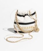 CHANEL 22 MINI HANDBAG - Image 2
