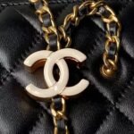 Chanel AP3940 Lambskin Cosmetic Bag Shiny Lambskin Enamel & Gold Metal Black - Image 3
