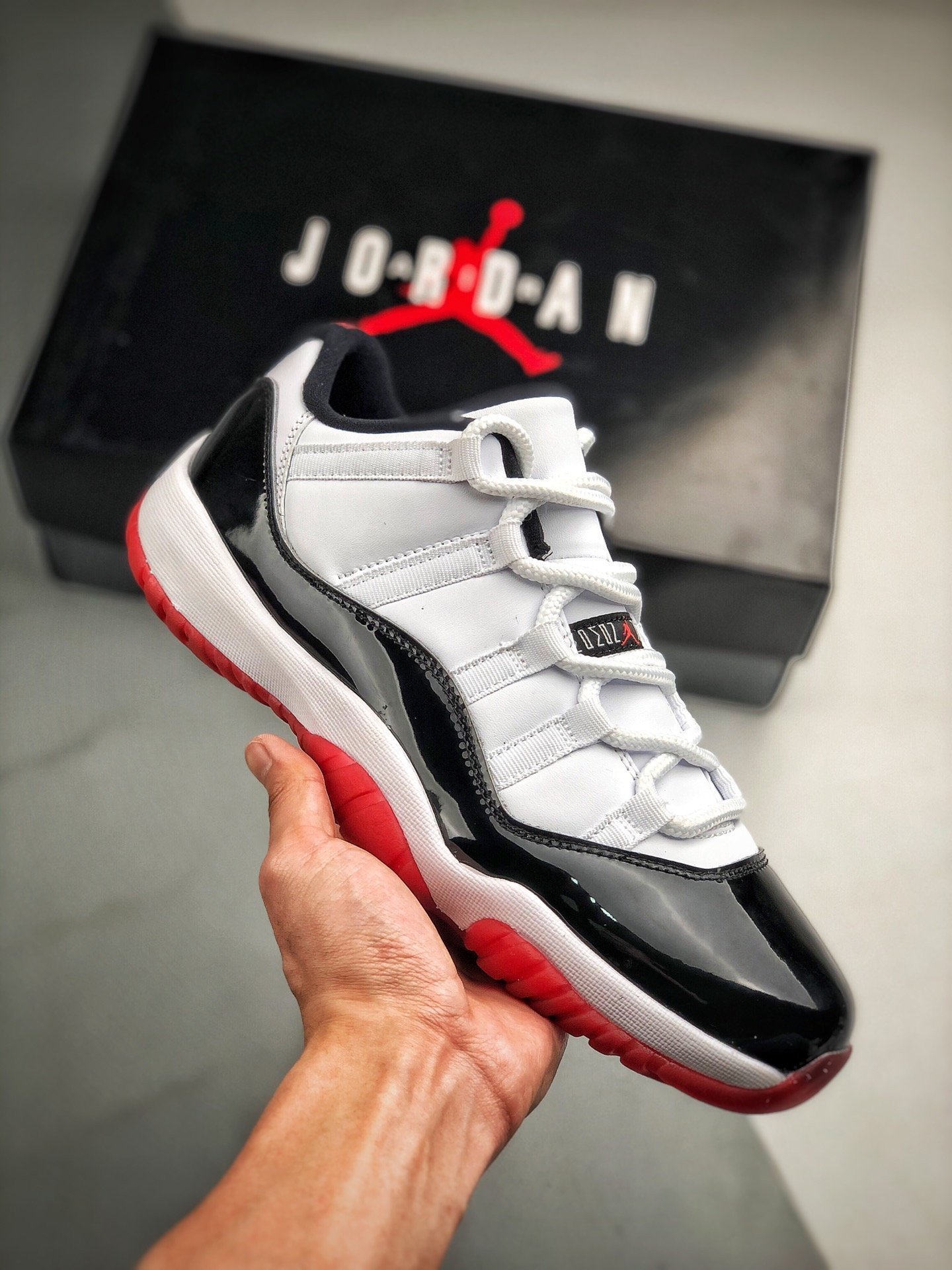 air-jordan-11-low-white-bred-av2187-160-tl8uk.jpg AJ Jordan 11 Low White Bred AV2187-160 - Premium Quality Streetwear Sneaker - Image 1