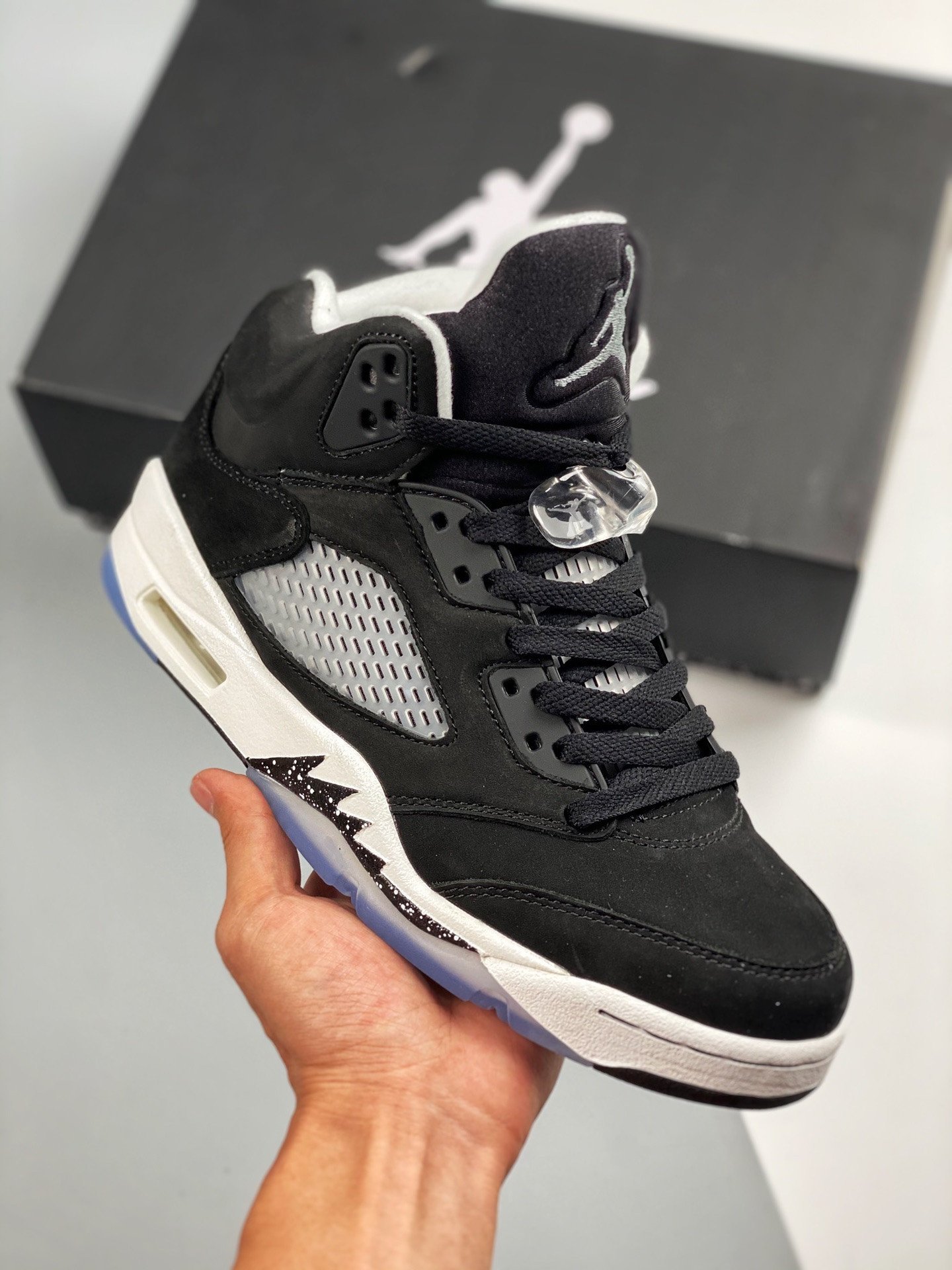 air-jordan-5-oreo-2021-blackwhite-cool-grey-ct4838-011-o2zee.jpg AJ Jordan 5 Oreo 2021 Black/White-Cool Grey CT4838-011 - Premium Quality Streetwear Sneaker - Image 1