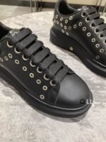 Alexander McQueen Oversized Sneaker in Black/silver EU35 - EU45 - Premium Quality Streetwear Sneaker - Image 2