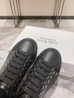 Alexander McQueen Oversized Sneaker in Black/silver EU35 - EU45 - Premium Quality Streetwear Sneaker - Image 3