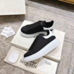 Alexander McQueen Oversized Sneaker in Black/white EU35 - EU45 - Premium Quality Streetwear Sneaker