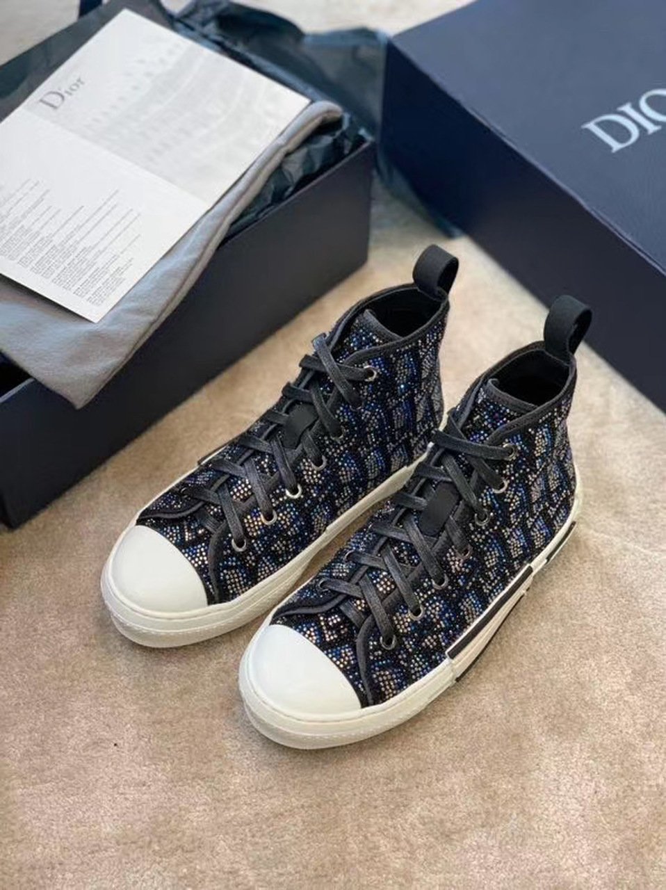 christian-dior-crystal-b23-oblique-sneakershigh-top-sneaker-springsummer-collection-black-pf7rj.jpg Christian Dior Crystal B23 Oblique SneakersHigh-Top Sneaker Spring/Summer Collection Black - Premium Quality Streetwear Sneaker - Image 1