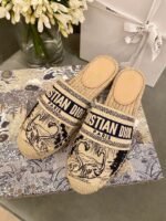 Christian Dior Tiger Toile de Jouy Espadrille MulesSpring /Summer 2020 Collection. Navy /Beige - Premium Quality Streetwear Sneaker