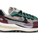 Nike Vaporwaffle sacai Villain Red Neptune Green - Premium Quality Streetwear Sneaker